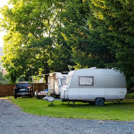 Kemping Stanica Pod Zadzierną Letniskowe *