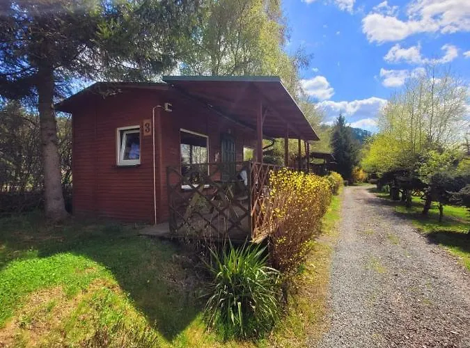 مكان تخييم Stanica Pod Zadzierna Letniskowe لوبافكا